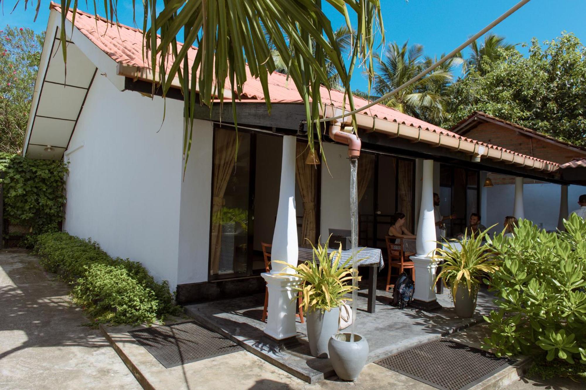 Yes Beach House Mirissa Exterior foto